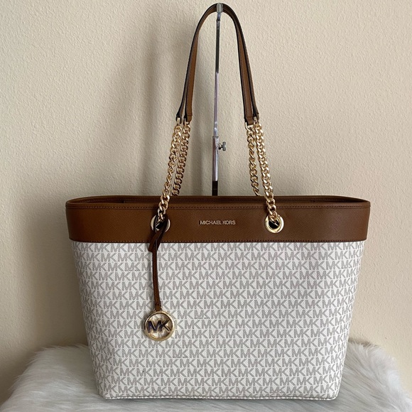 Michael Kors - Picture 1 of 8